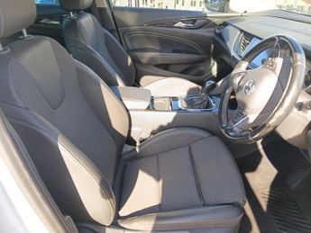 Vauxhall Insignia 1.5i Turbo SRi Nav Grand Sport 5dr Petrol Manual Euro 6 (s/s) (1