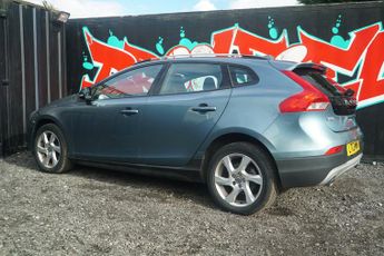 Volvo V40 Cross Country 2.0 D3 Lux Nav Hatchback 5dr Diesel Manual Euro 5 (s/s) (150 ps)