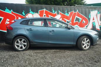 Volvo V40 Cross Country 2.0 D3 Lux Nav Hatchback 5dr Diesel Manual Euro 5 (s/s) (150 ps)