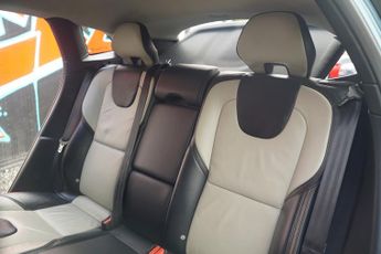 Volvo V40 Cross Country 2.0 D3 Lux Nav Hatchback 5dr Diesel Manual Euro 5 (s/s) (150 ps)