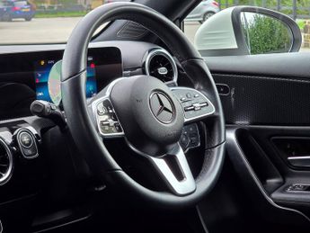 Mercedes-Benz A Class 1.5 A180d Sport (Executive) Hatchback 5dr Diesel 7G-DCT Euro 6 (