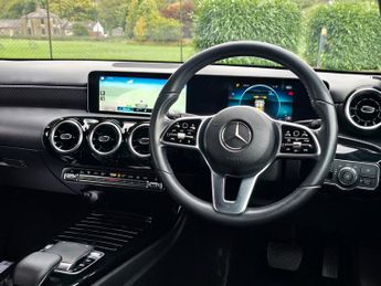Mercedes-Benz A Class 1.5 A180d Sport (Executive) Hatchback 5dr Diesel 7G-DCT Euro 6 (