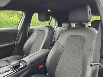 Mercedes-Benz A Class 1.5 A180d Sport (Executive) Hatchback 5dr Diesel 7G-DCT Euro 6 (