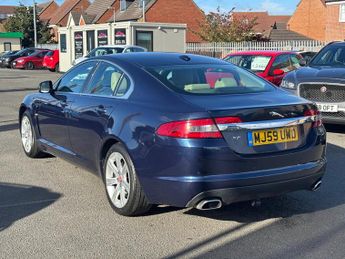 Jaguar XF 3.0d V6 Luxury Saloon 4dr Diesel Auto Euro 5 (240 ps)