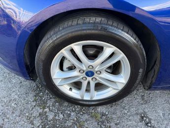 Ford Mondeo 2.0 TDCi Zetec Hatchback 5dr Diesel Manual Euro 6 (s/s) (150 ps)