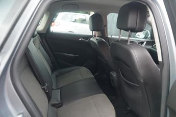 Vauxhall Astra 1.6 16v SE Hatchback 5dr Petrol Auto Euro 5 (115 ps)