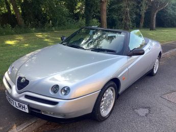 Alfa Romeo Spider 2.0L T.Spark 16 V Convertible 2dr Petrol Manual Euro 2 (148 bhp)