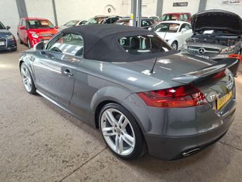 Audi TT RS 2.5 TFSI RS Roadster S Tronic quattro Euro 5 2dr