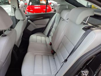 Skoda Octavia 2.0 TDI Laurin & Klement DSG Euro 5 5dr