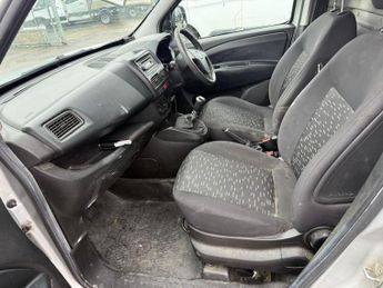 Vauxhall Combo 1.3 CDTi 2000 ecoFLEX 16v Sportive Panel Van 3dr Diesel Manual F