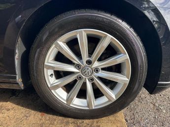 Volkswagen Passat 1.6 TDI BlueMotion Tech SE Business Estate 5dr Diesel DSG Euro 6