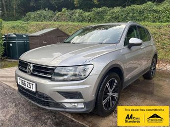Volkswagen Tiguan 2.0 TDI BlueMotion Tech SE Navigation SUV 5dr Diesel DSG 4Motion