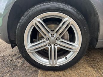 Audi Q5 2.0 TDI S line Plus SUV 5dr Diesel S Tronic quattro Euro 5 (s/s)