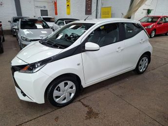 Toyota AYGO 1.0 VVT-i x-play Euro 6 5dr