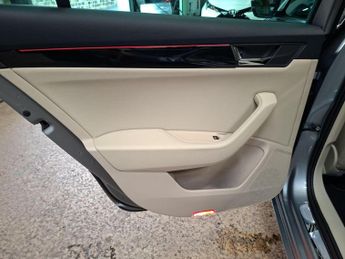 Skoda Superb 2.0 TDI Laurin & Klement DSG 4WD Euro 6 (s/s) 5dr