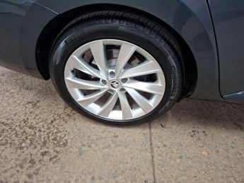 Skoda Superb 2.0 TDI SE L Executive DSG Euro 6 (s/s) 5dr