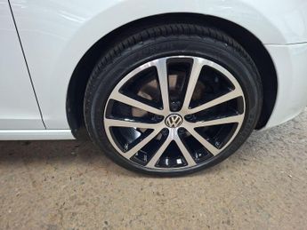 Volkswagen Golf 2.0 TDI BlueMotion Tech GT Cabriolet DSG Euro 5 (s/s) 2dr