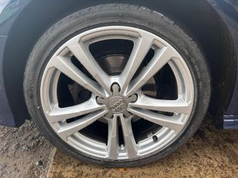 Audi A3 1.5 TFSI CoD S line Hatchback 3dr Petrol S Tronic Euro 6 (s/s) (