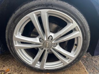 Audi A3 1.5 TFSI CoD S line Hatchback 3dr Petrol S Tronic Euro 6 (s/s) (