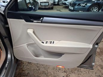 Skoda Superb 2.0 TDI SE L Executive DSG Auto 6Spd Euro 6 (s/s) 5dr