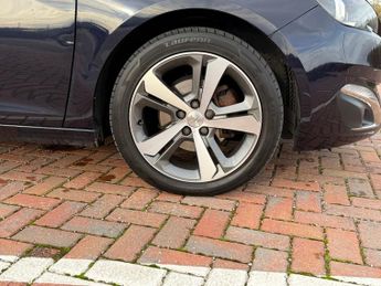 Peugeot 308 1.2L Allure S/S Auto Estate 5dr Petrol Automatic Euro 6 (130 bhp