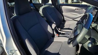 Toyota Corolla 1.8 VVT-h Design Touring Sports 5dr Petrol Hybrid CVT Euro 6 (s/