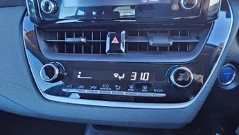 Toyota Corolla 1.8 VVT-h Design Touring Sports 5dr Petrol Hybrid CVT Euro 6 (s/