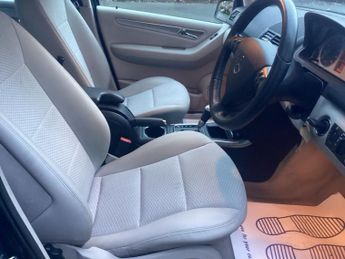 Mercedes A-class 2.0L A180 CDi AvantGarde SE CVT Hatchback 5dr Diesel Automatic E
