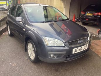 Ford Focus 1.8L Ghia Hatchback 5dr Petrol Manual Euro 4 (123 bhp)