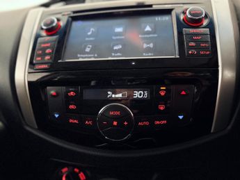 Nissan Navara 2.3 dCi Tekna Auto 4WD Euro 6 4dr