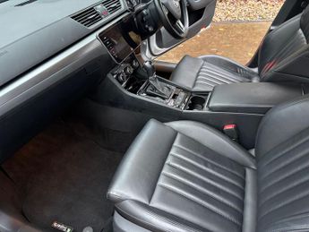 Skoda Superb 1.5 TSI ACT SE L Executive Hatchback 5dr Petrol DSG Euro 6 (s/s)