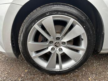 Skoda Superb 1.5 TSI ACT SE L Executive Hatchback 5dr Petrol DSG Euro 6 (s/s)