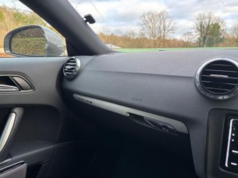 Audi TT 2.0 TFSI S line Coupe 3dr Petrol S Tronic quattro Euro 5 (s/s) (