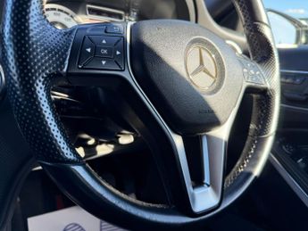 Mercedes-Benz A 200 Mercedes-Benz A Class 1.6 A200 BlueEfficiency Sport 7G-DCT Euro 