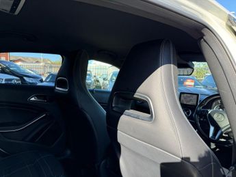 Mercedes-Benz A 200 Mercedes-Benz A Class 1.6 A200 BlueEfficiency Sport 7G-DCT Euro 