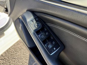 Mercedes-Benz A 200 Mercedes-Benz A Class 1.6 A200 BlueEfficiency Sport 7G-DCT Euro 