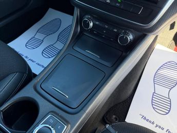 Mercedes-Benz A 200 Mercedes-Benz A Class 1.6 A200 BlueEfficiency Sport 7G-DCT Euro 