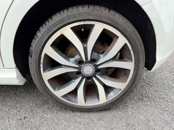 Mercedes-Benz A 200 Mercedes-Benz A Class 1.6 A200 BlueEfficiency Sport 7G-DCT Euro 