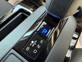 Toyota Prius Toyota Prius 2.0 Petrol Hybrid CVT SELF CHARGING 5dr