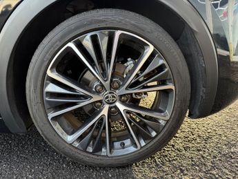 Toyota Prius Toyota Prius 2.0 Petrol Hybrid CVT SELF CHARGING 5dr