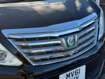 Toyota Alphard Toyota Alphard HYBRID 2.4L AUTO CRUISE 7 SEATS