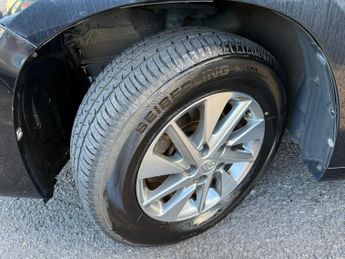 Toyota Alphard Toyota Alphard HYBRID 2.4L AUTO CRUISE 7 SEATS