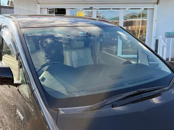 Toyota Alphard Toyota Alphard HYBRID 2.4L AUTO CRUISE 7 SEATS