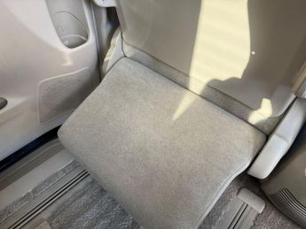 Toyota Alphard Toyota Alphard HYBRID 2.4L AUTO CRUISE 7 SEATS