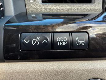 Toyota Alphard Toyota Alphard HYBRID 2.4L AUTO CRUISE 7 SEATS