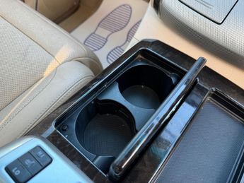 Toyota Alphard Toyota Alphard HYBRID 2.4L AUTO CRUISE 7 SEATS