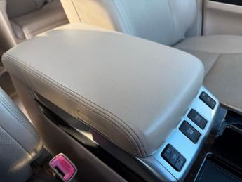 Toyota Alphard Toyota Alphard HYBRID 2.4L AUTO CRUISE 7 SEATS