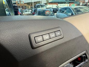 Toyota Alphard Toyota Alphard HYBRID 2.4L AUTO CRUISE 7 SEATS