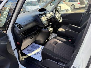Nissan Serena Nissan Serena HIGHWAY STAR S-HYBRID 2.0 5dr 8 SEATS