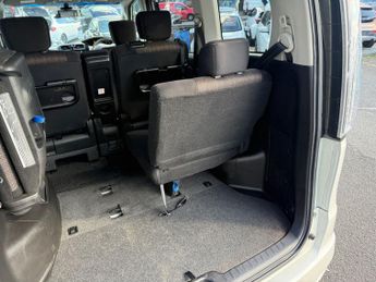 Nissan Serena Nissan Serena HIGHWAY STAR S-HYBRID 2.0 5dr 8 SEATS